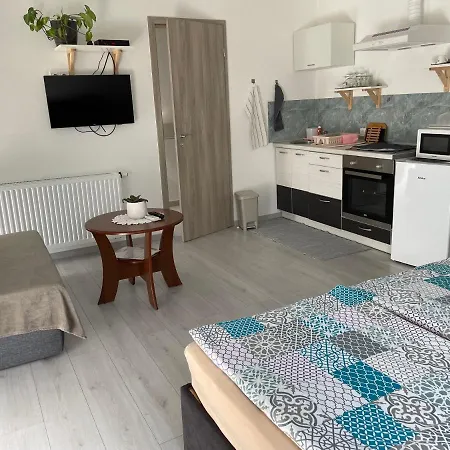 Jasmin House Homestay Vonyarcvashegy