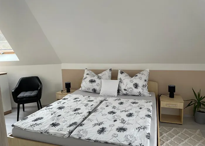 Homestay Jasmin House Vonyarcvashegy